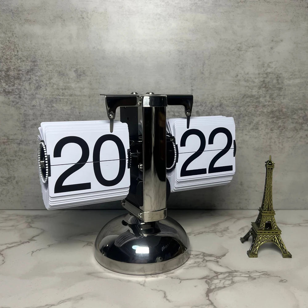 Table clock with automatic page turner - Modern decor with a touch of technology