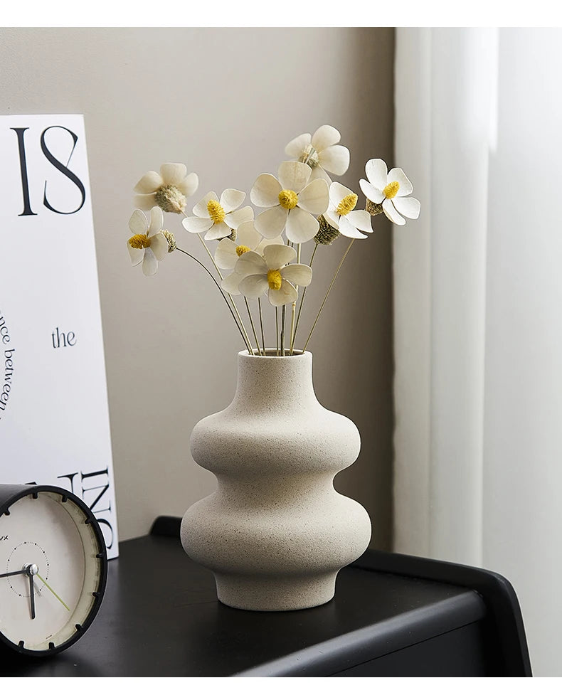 Nordic Style Ceramic Vase - Elegance and Sophistication for your Decoration