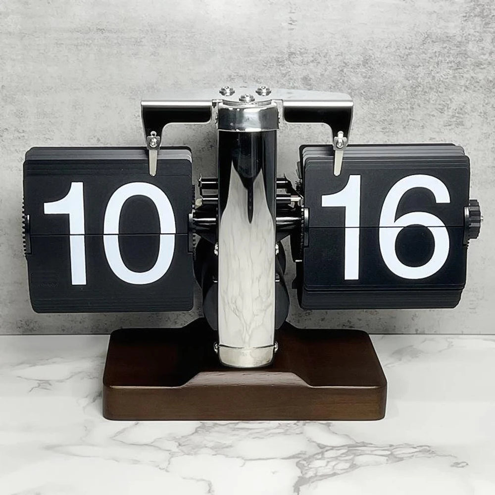 Table clock with automatic page turner - Modern decor with a touch of technology