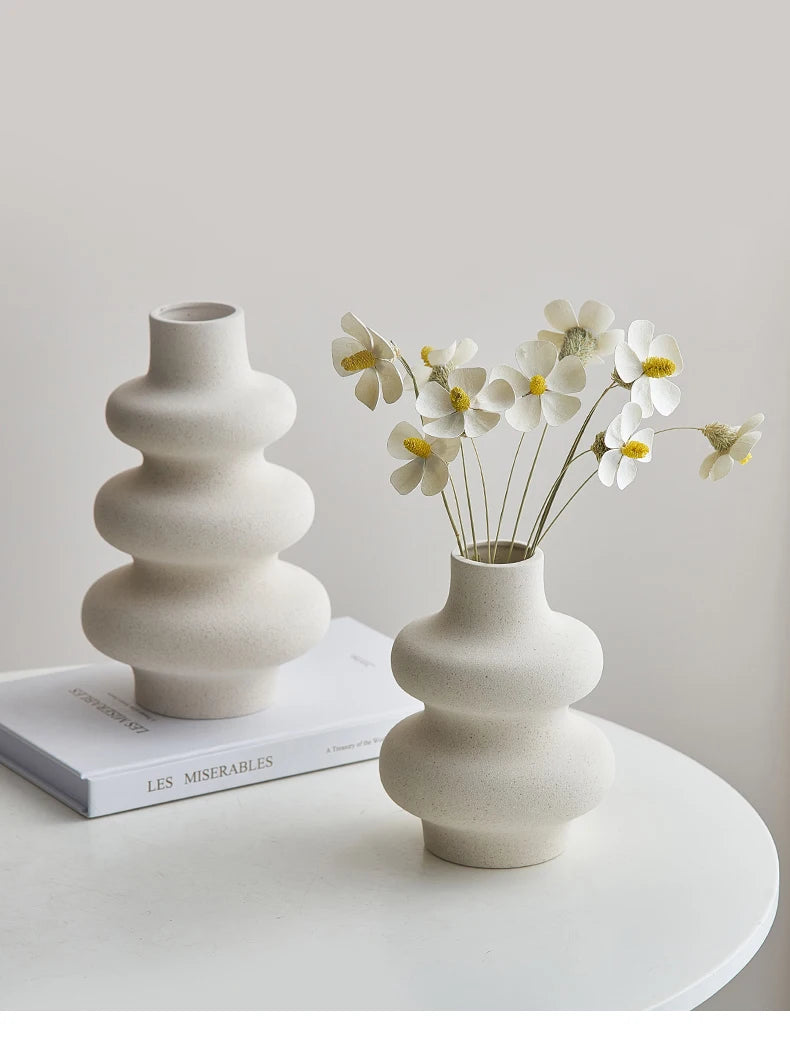 Nordic Style Ceramic Vase - Elegance and Sophistication for your Decoration